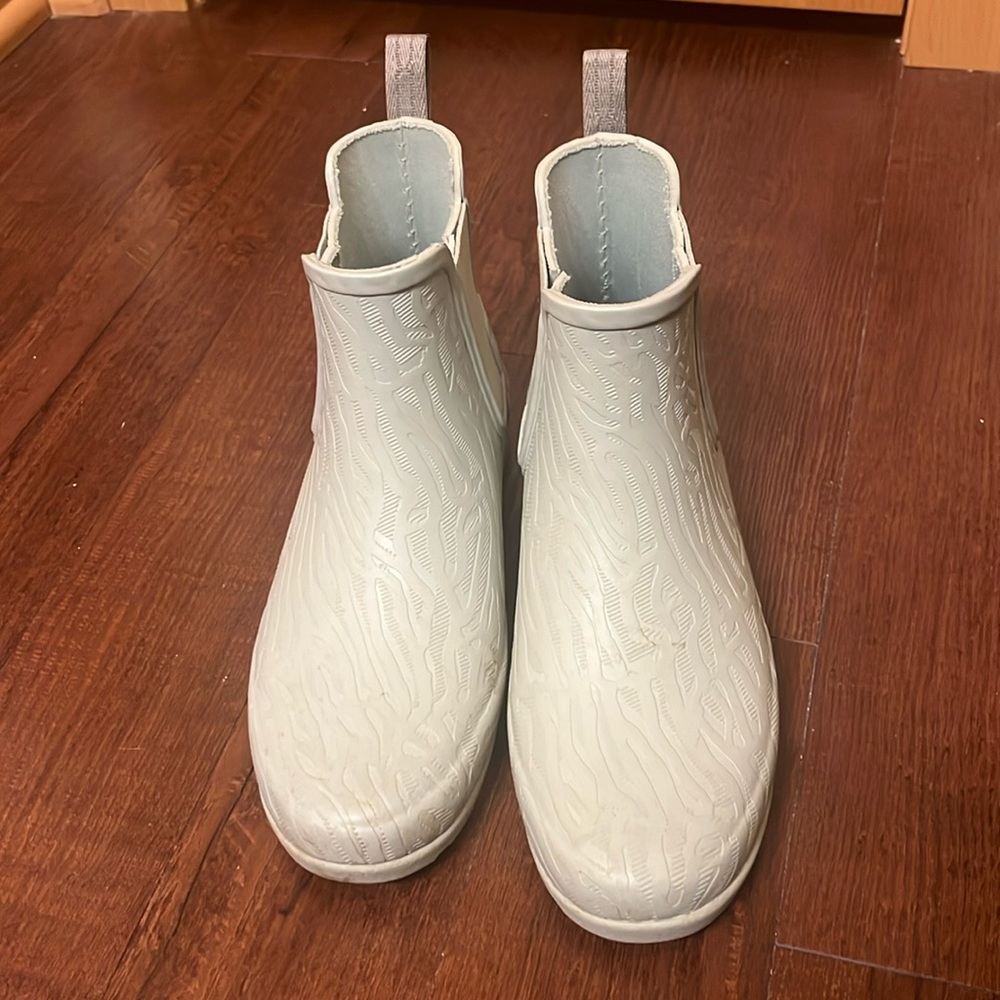 Hunter boots size 6 in blue